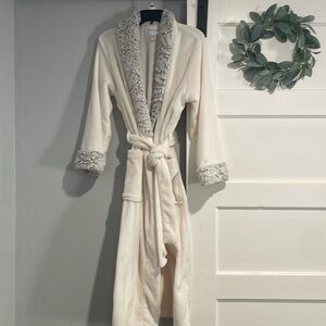 Soft and warm Robe